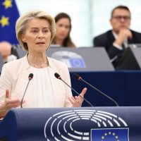 Portada editorial sobre la EU Kids Act y la proteccion de menores en plataformas digitales